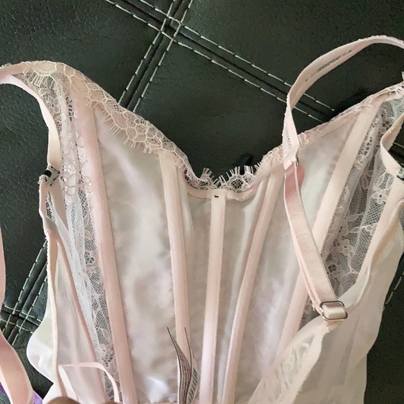 Like New Victoria Secret Corset - Picture 8 of 8